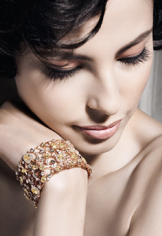 12-crivelli-gioielli-bracciale-oro-bianco-rosso-diamanti-fancy-brillanti-bianchi-brown Bracciale a nastro con diamanti fancy e brillanti bianchi e brown | Crivelli Official