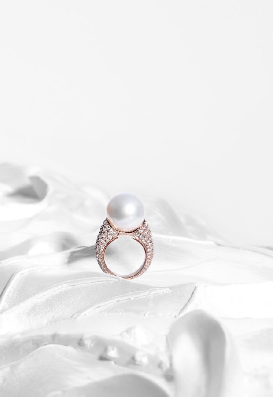 29-crivelli-gioielli-anello-oro-rosso-brillanti-bianchi-perla Anello in oro rosa con brillanti e grande perla | Crivelli Official