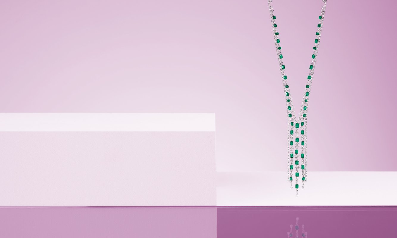 Collana oro bianco con diamanti e smeraldi. | Crivelli Official Collana oro bianco con diamanti e smeraldi. | Crivelli Official