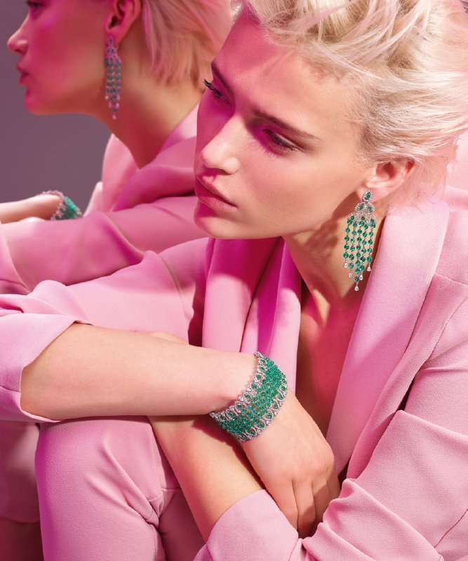 White gold Earrings and ribbon bracelet with brilliants and emeralds. | Crivelli Official White gold Earrings and ribbon bracelet with brilliants and emeralds. | Crivelli Official